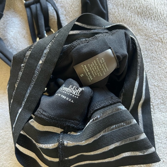 Bombshell Sportswear Black Statement Sports Bra Small - Picture 4 of 4